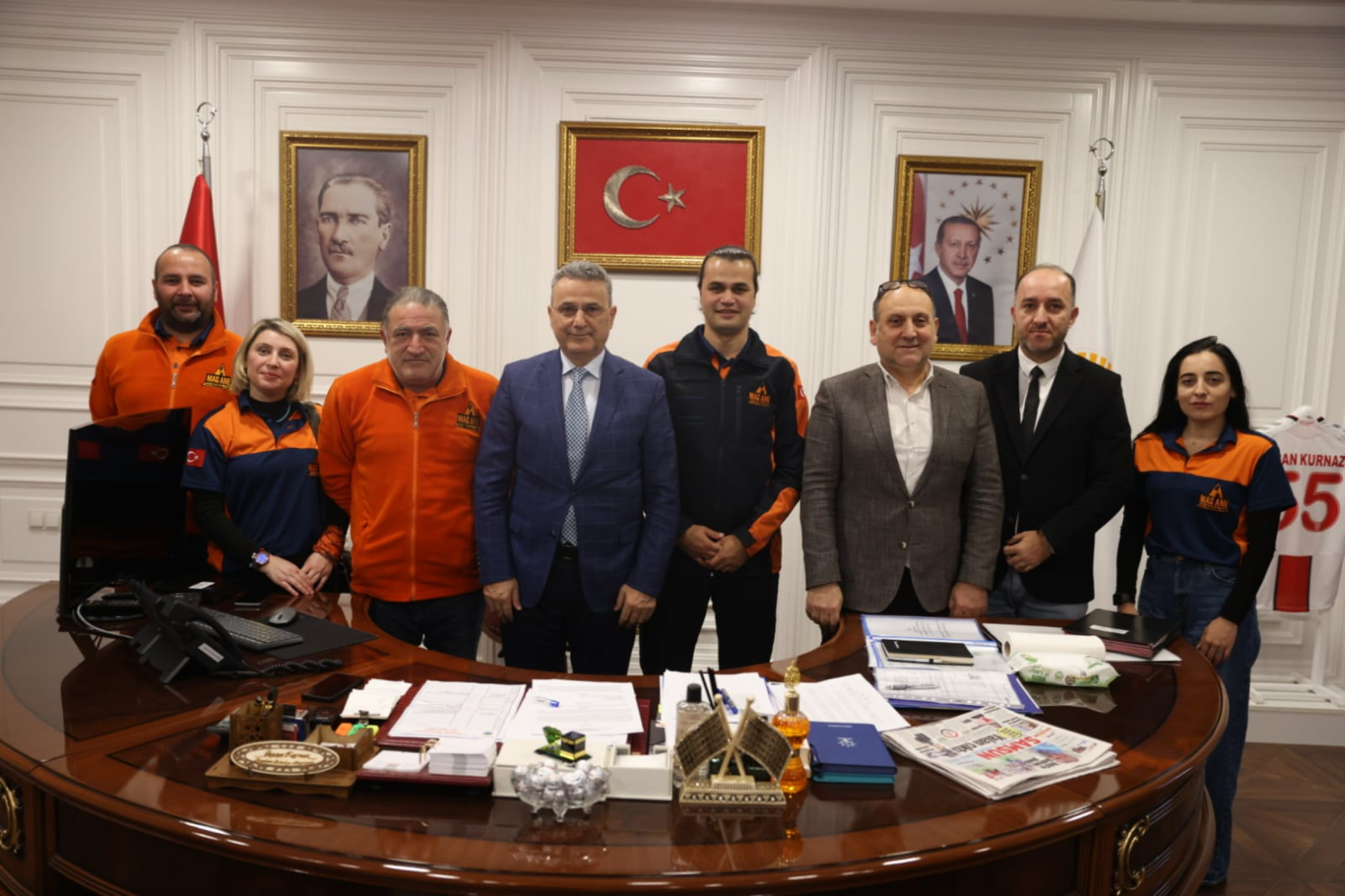 İlkadım Belediye Başkanımız İhsan Kurnaz’ ı makamında ziyaret ettik.