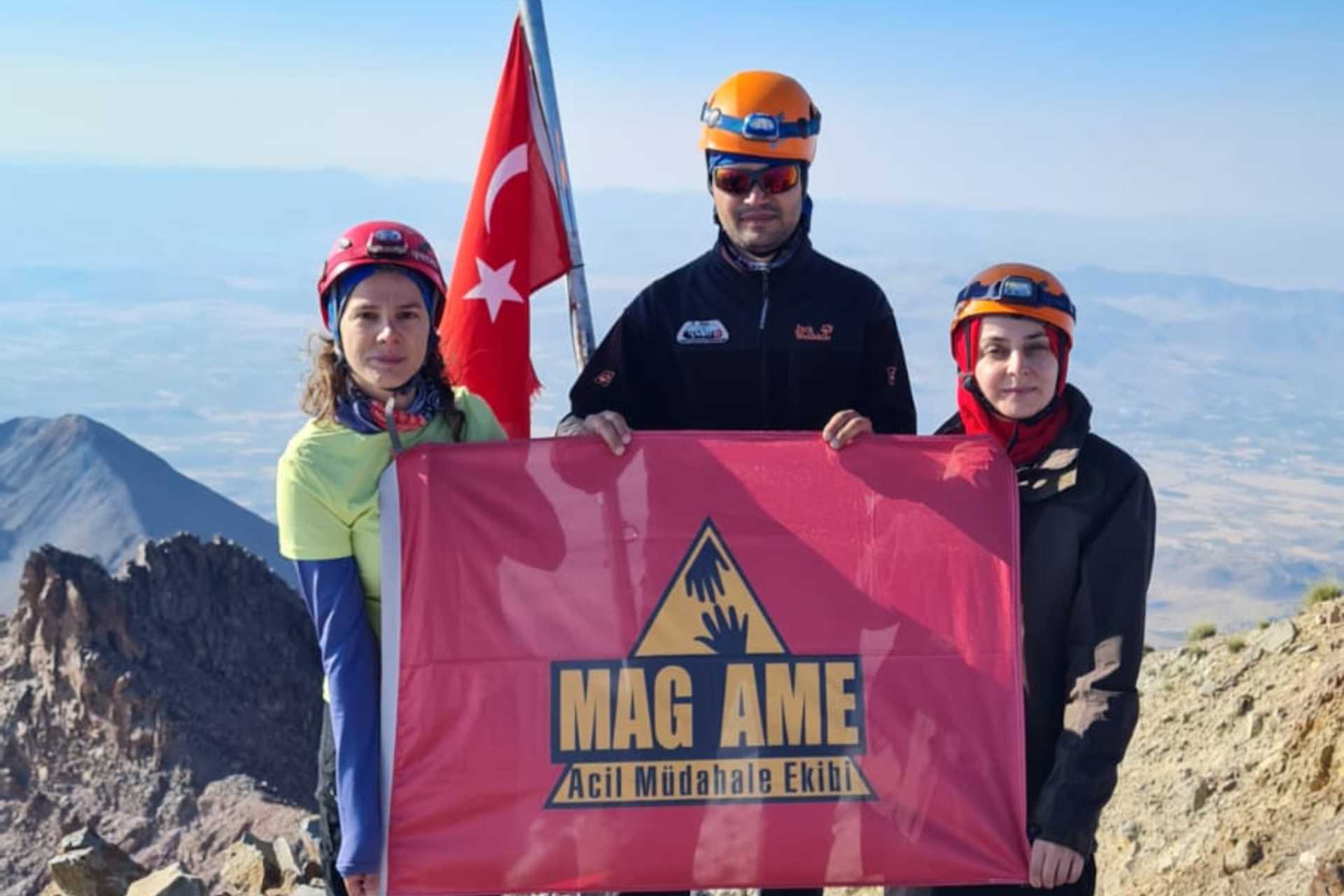 MAG AME Samsun İl Temsilciliği Erciyes Zirvesinde flamamızı dalgalandırdı.